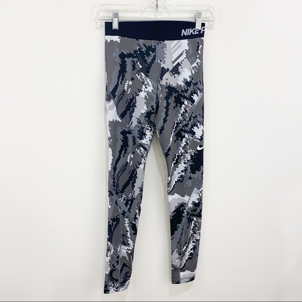 NIKE Pro HyperWarm Tights Leggings Black/White Digi Camo Size Small - Picture 3 of 6